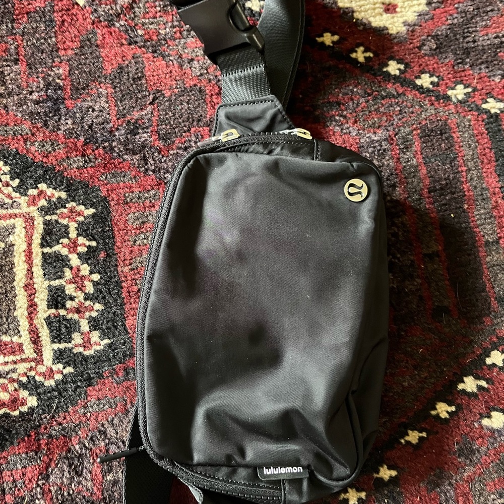 lululemon athletica Black belt Bag